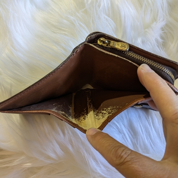 Louis Vuitton Monogram Canvas Compact Wallet MI0919 - Picture 4 of 10